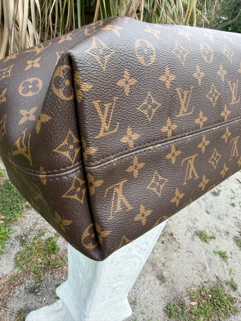 Authentic Louis Vuitton Graceful hobo Monogram Canvas Shoulder MM bag W/Dustcove - Picture 7 of 16